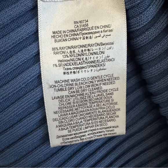 BCBGMaxAzria Blue Off-the-Shoulder Elegant Stretchy Sweater Size XXS - Picture 13 of 17